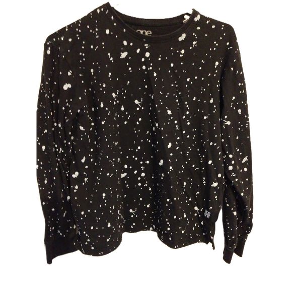 Women's. XL. B and W. Splattered. Pullover.  Long sleeve. Top. By one point one. - Picture 1 of 4